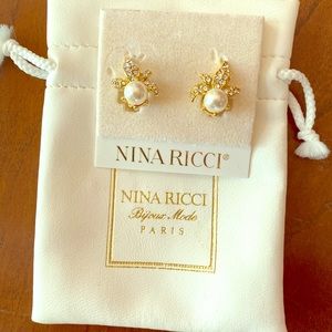 Nina Ricci Vintage pearl clip earrings